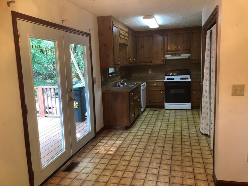 715 Teague Drive Nw, Kennesaw, GA 30152 ListReports